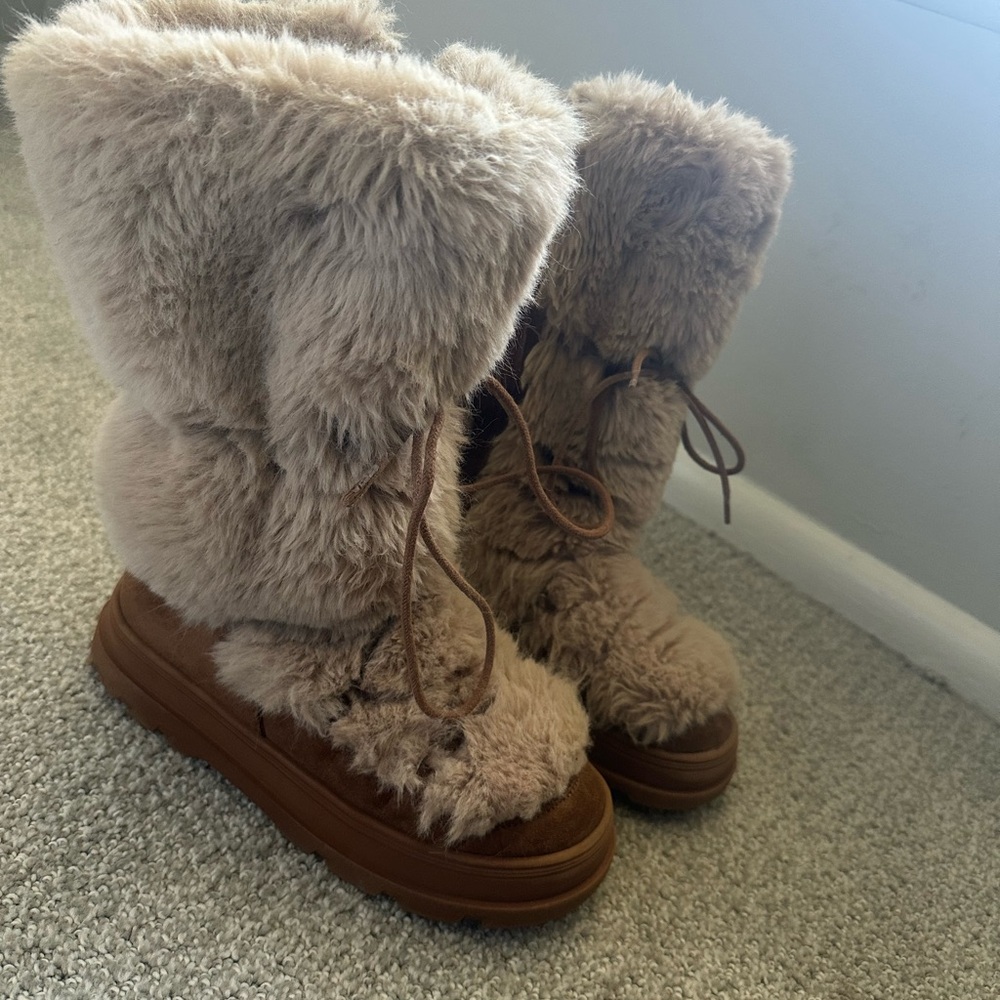 KIDS SNOW BOOTS!